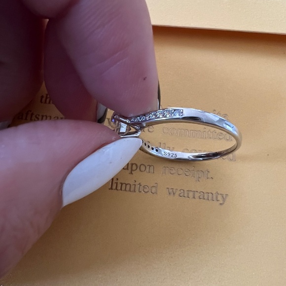 Moissanite Solitaire Ring – 1.00 CT (6.5mm), VVS1 D Color 925 Silver size 7 - Picture 6 of 7